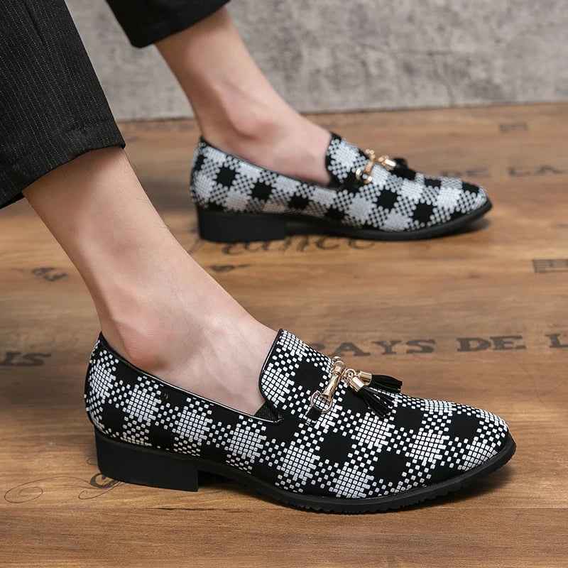 Gentleman Patent Leather Wedding Party Dress Shoes Designer Male Grid Pattern Tassels Formal Footwear Sapatos Tenis Masculino
