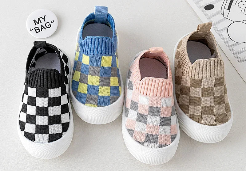 Baby shoes with soft soles, baby walking shoes, versatile, breathable, non slip sports shoes, spring and autumn new fashionable