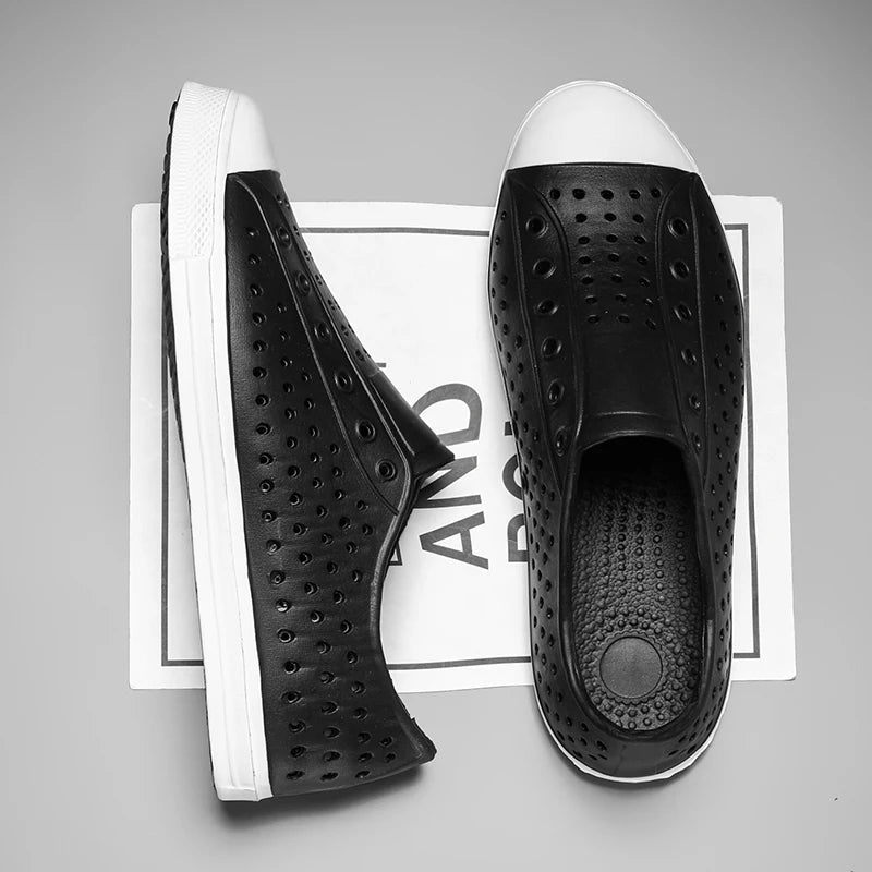 New Beach Sandals Men's Anti slip Hole Sandals Work Shoes Summer Garden Shoes Water Shoes Soft and Comfortable Outdoor Shoes