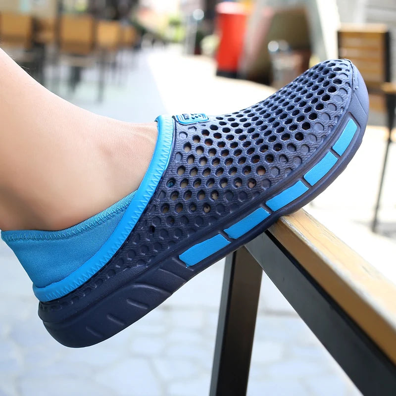 Men Pool Sandals Summer Outdoor Beach Shoes Men Slip on Garden Clogs Water Shower Slippers Unisex Zapatos