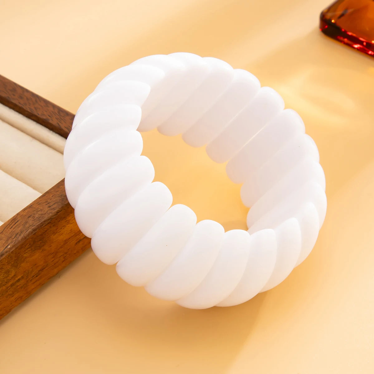 Salircon 4 Styles Vintage Punk Irregular White Resin Cuff Elastic Bangles Women Boho Wide Geometric Bracelets Y2K Jewelry Gifts